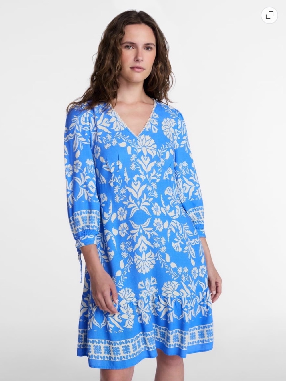 Time and Tru Blue and White Floral V-Neck Long Sleeve Dress - Picture 2 of 4
